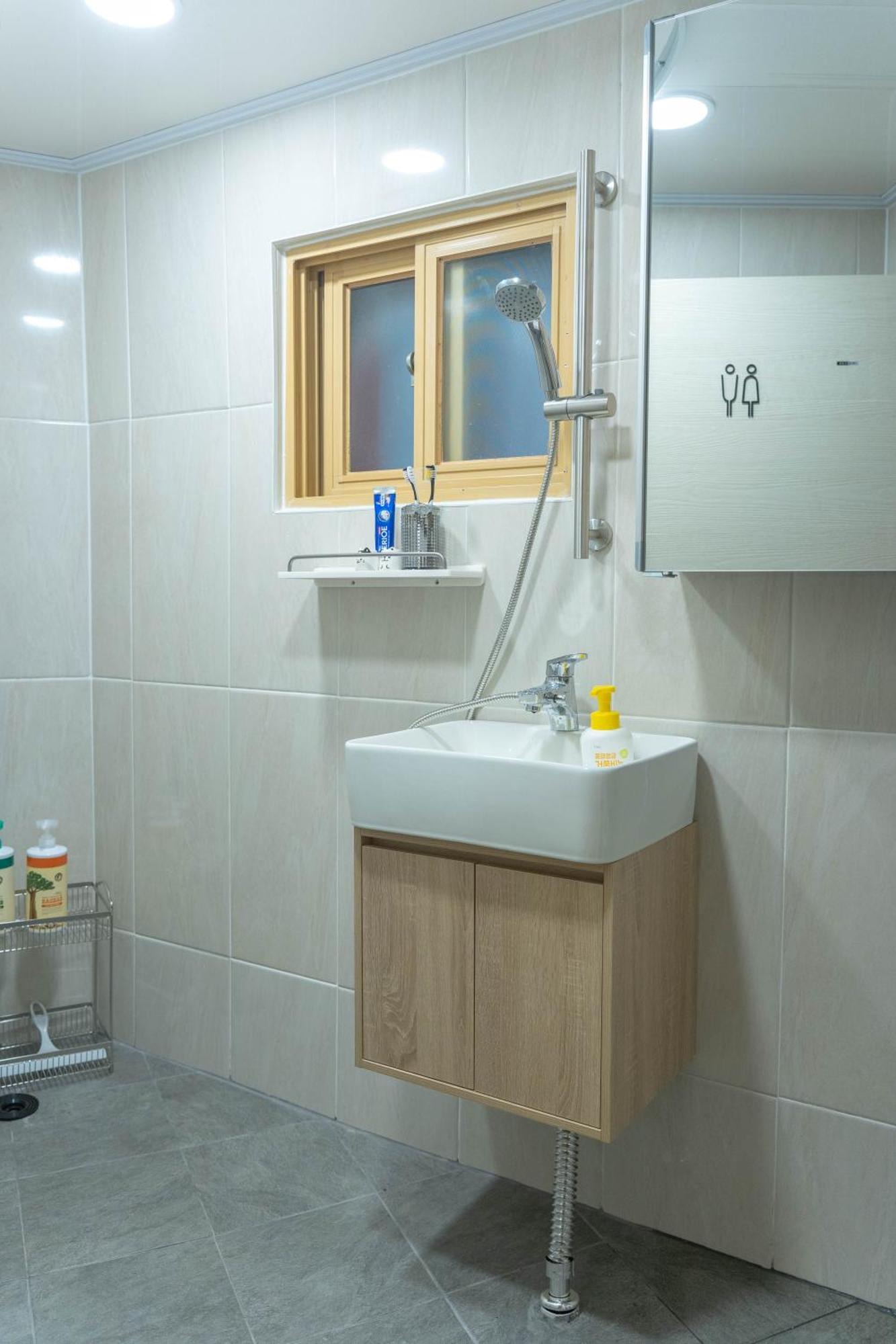Soo Stay-4bed&double Room, Hongdae, Sinchon 10min *